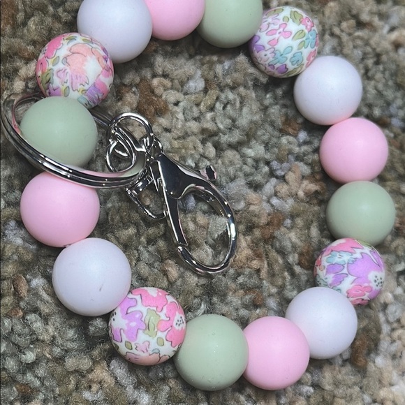 Wild Flowers Soft Pink Pistachio Green White Keychain Bracelet Wristlet Silicone - Picture 3 of 5